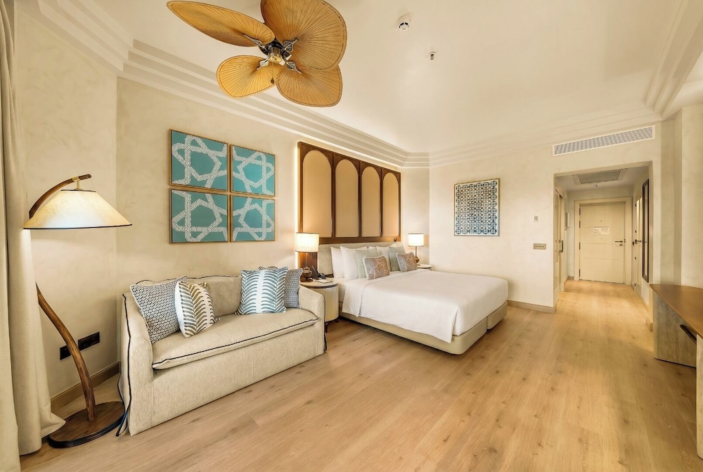 Deluxe, King Bed, Accessible