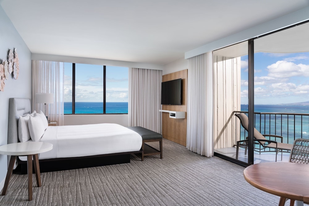 Junior Suite, King Bed, Ocean Front, Sofa, Balcony, Corner