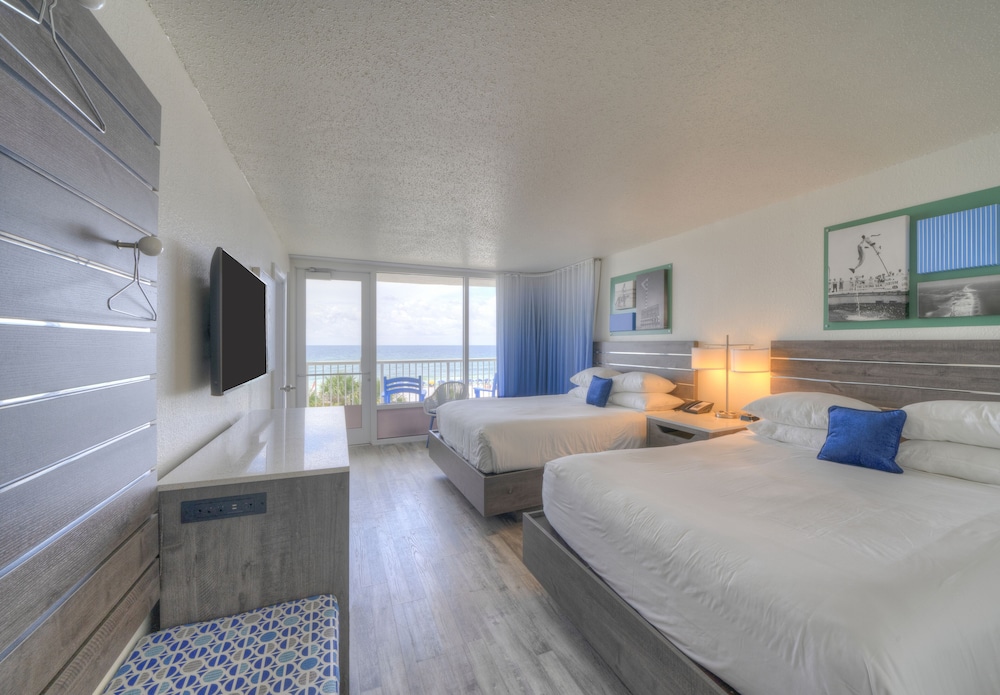 room, 2 queen beds, gulf view