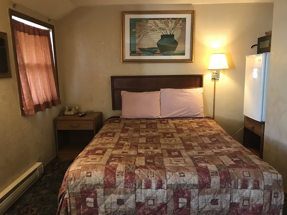 West Motel 10/30