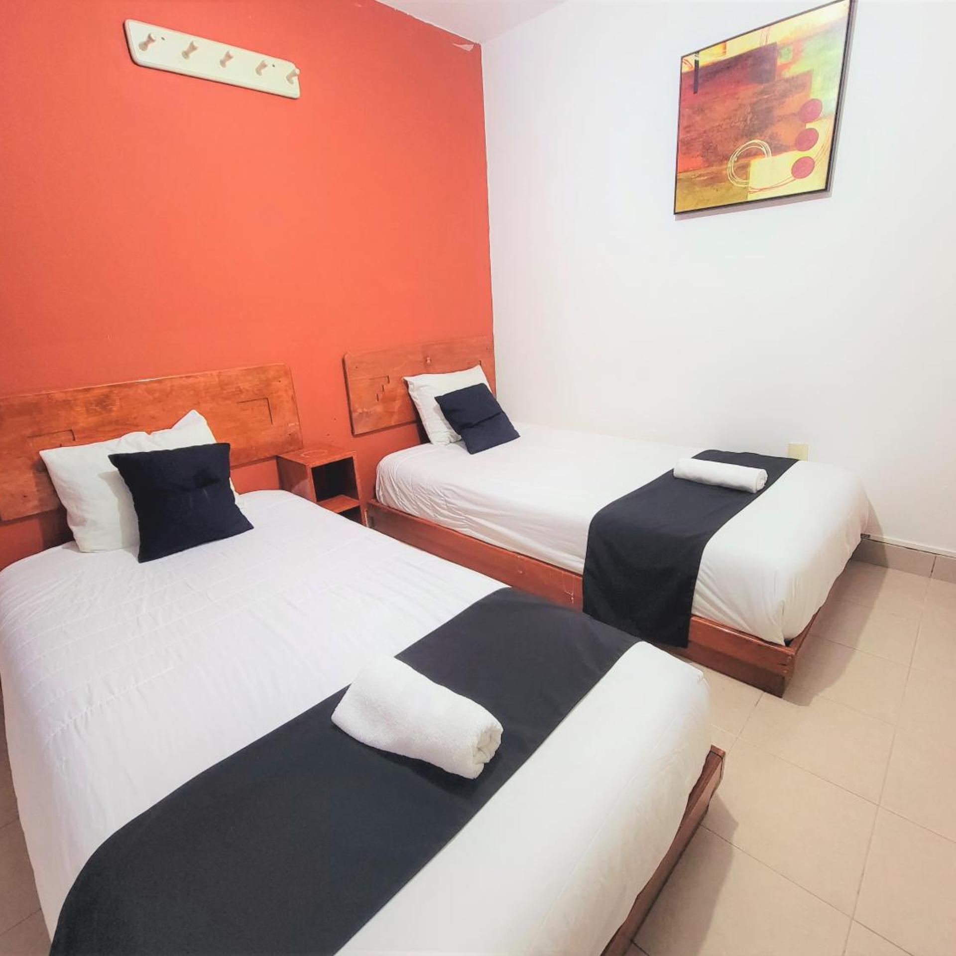 Room, Twin Beds, Hotel Dulce Luna 2/7