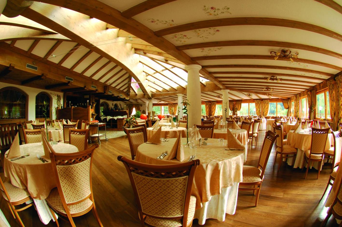 Family And Wellness Hotel Shandranj 36/50