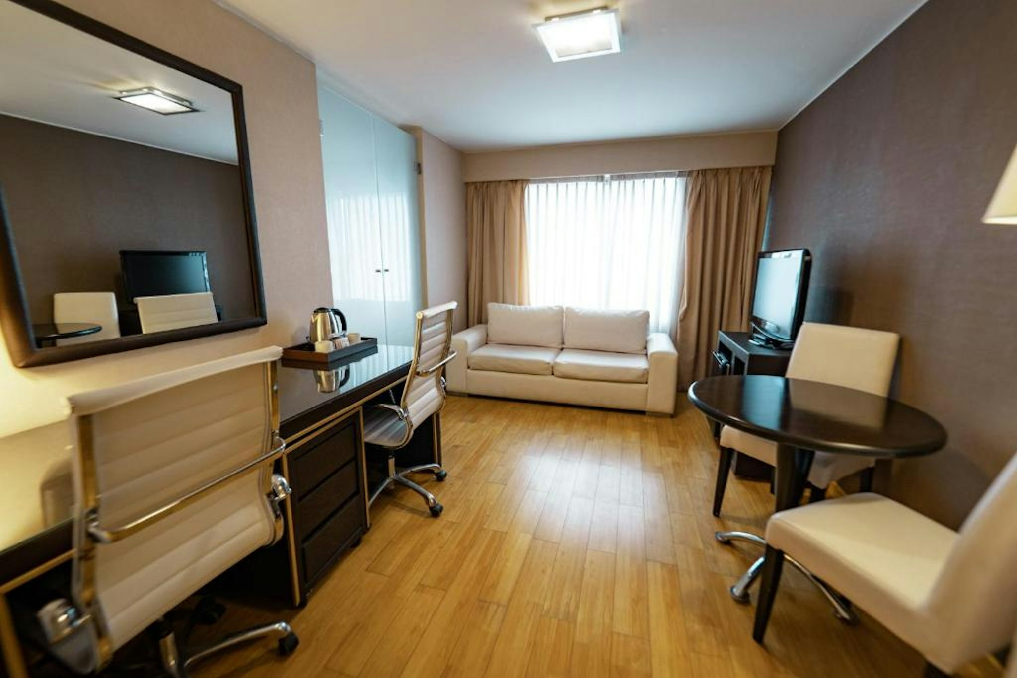 Amerian Cordoba Park Hotel 54/57