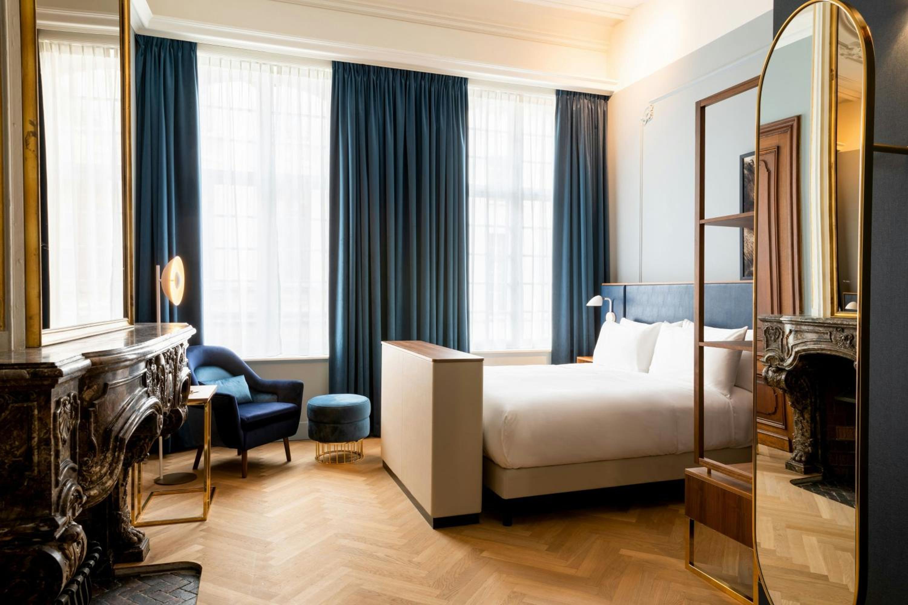 Sapphire, Deluxe, Double Bed