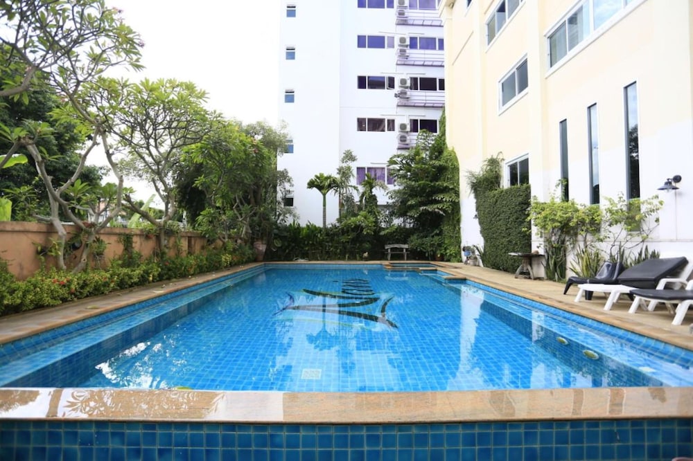 NARIS ART HOTEL 52/55