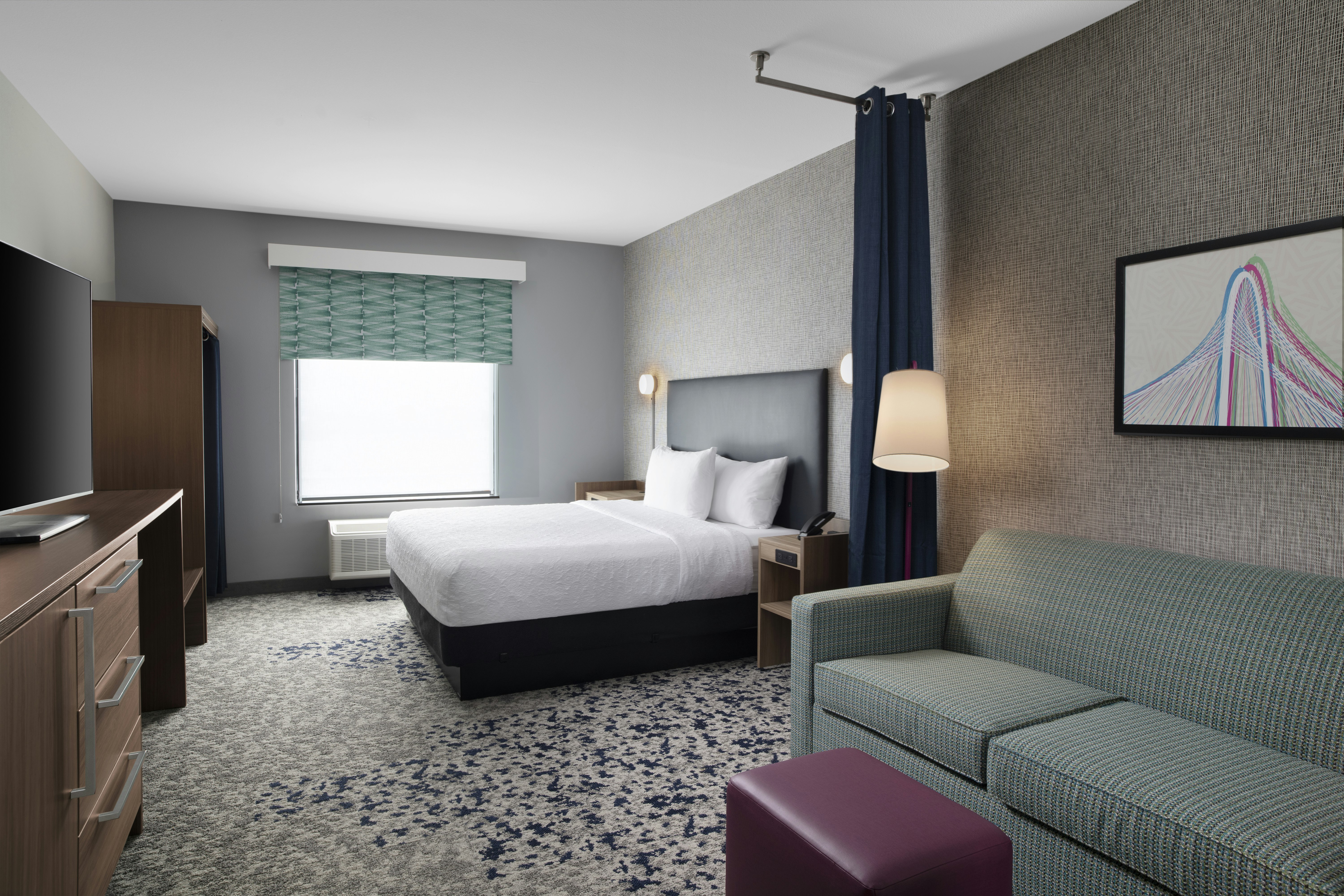 STUDIO, SUITE, KING BED