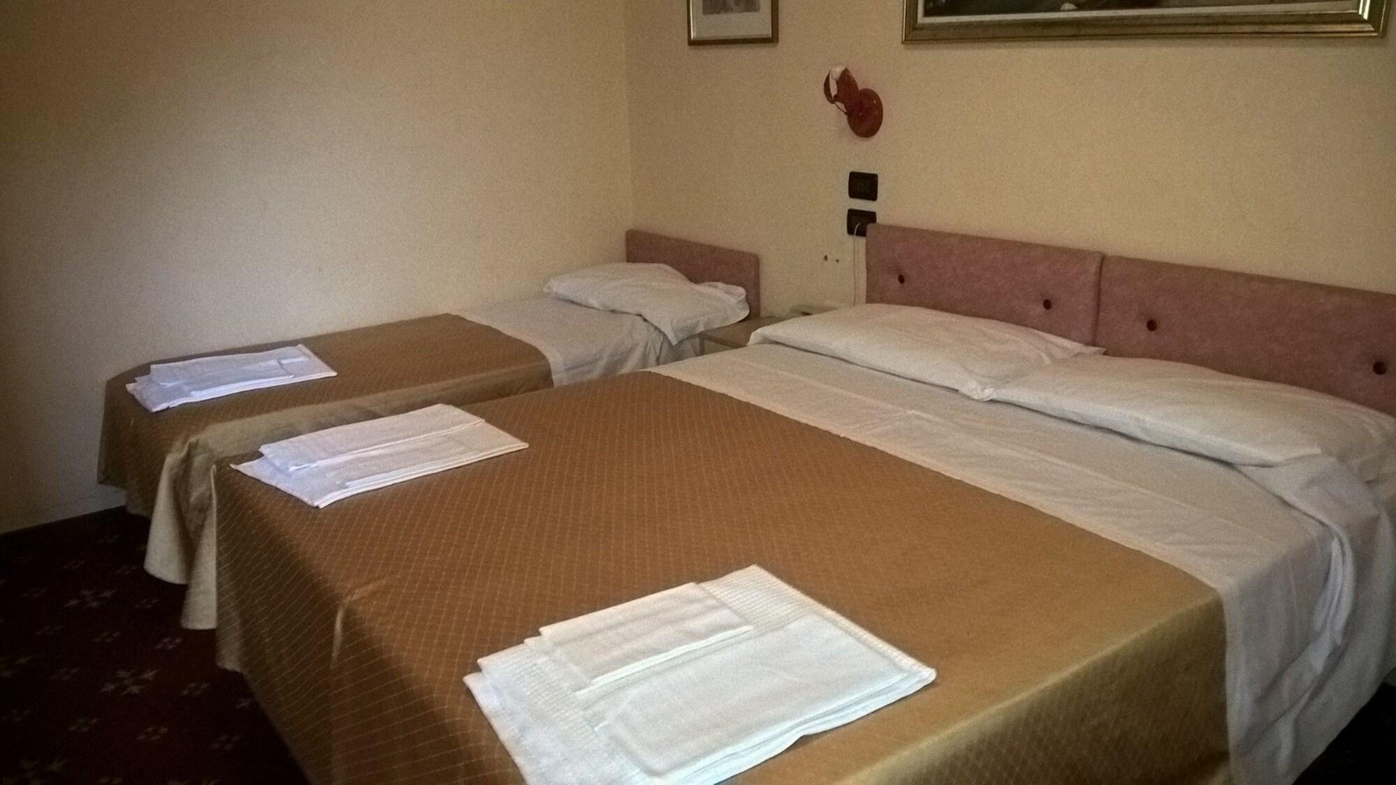 Hotel Parigi 19/44