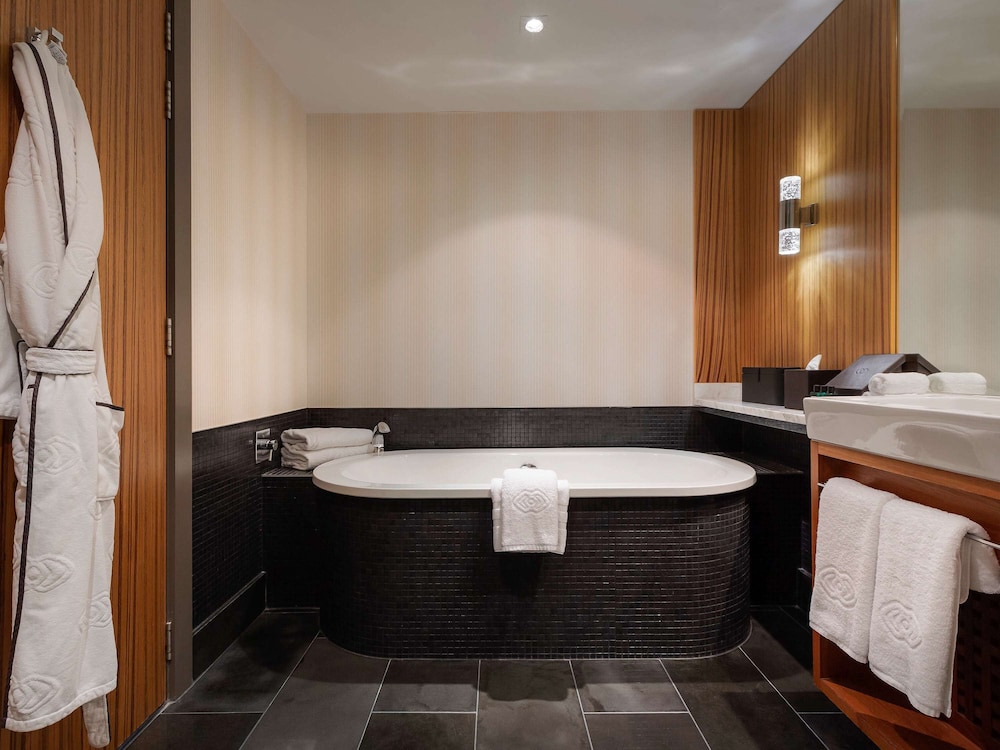Sofitel Auckland Viaduct Harbour 46/79