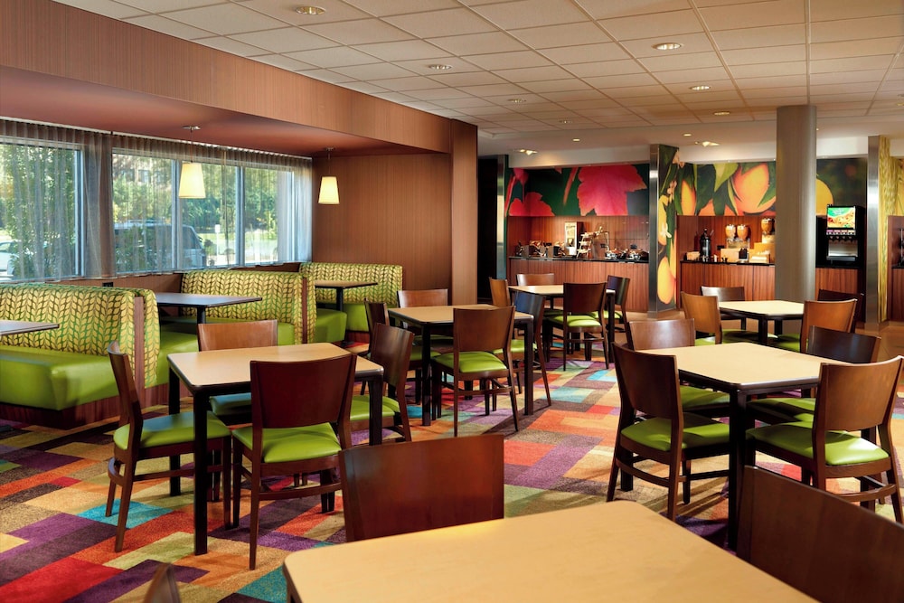 Fairfield Inn Suites Fayetteville North 34/50