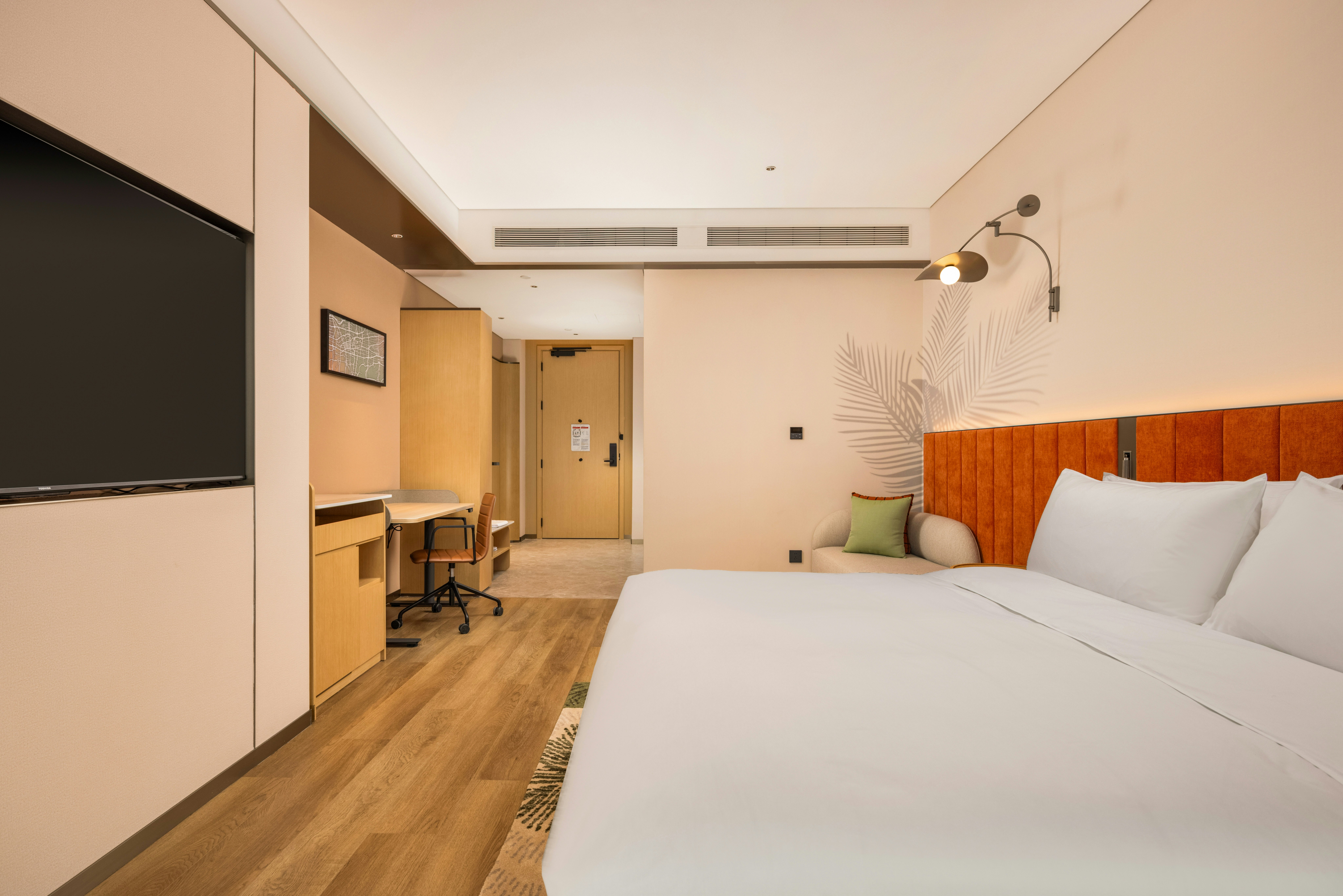 ROOM, KING BED, ACCESSIBLE