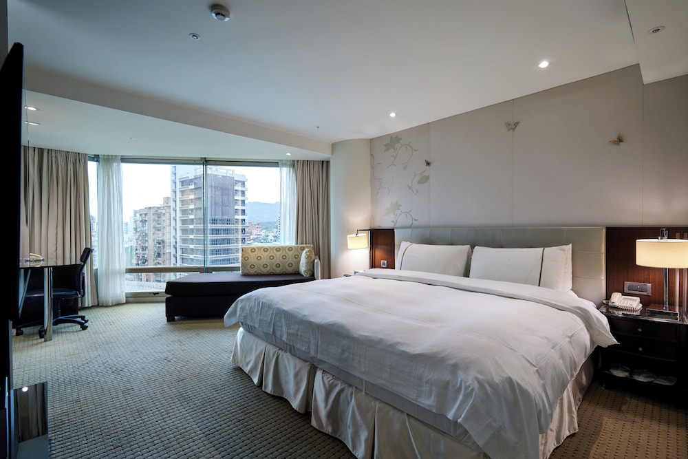 Deluxe, Queen Bed