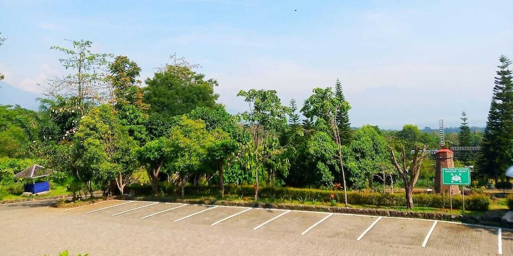 D Emmerick Salib Putih Hotel Salatiga 20/48