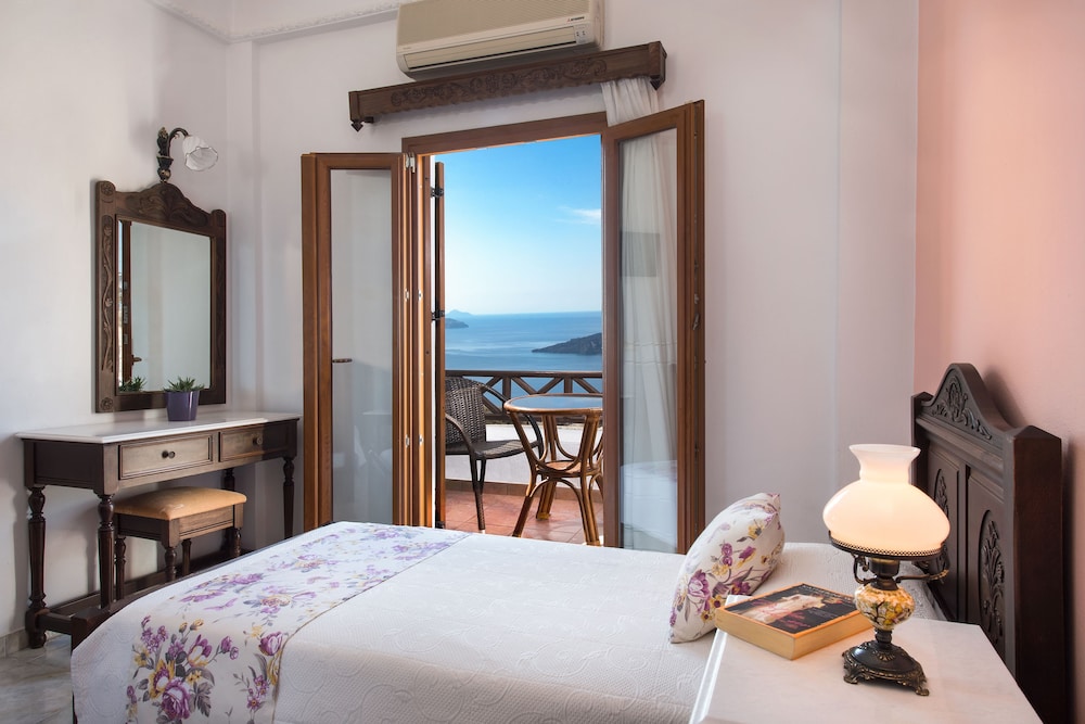 Astir Thira 17/57