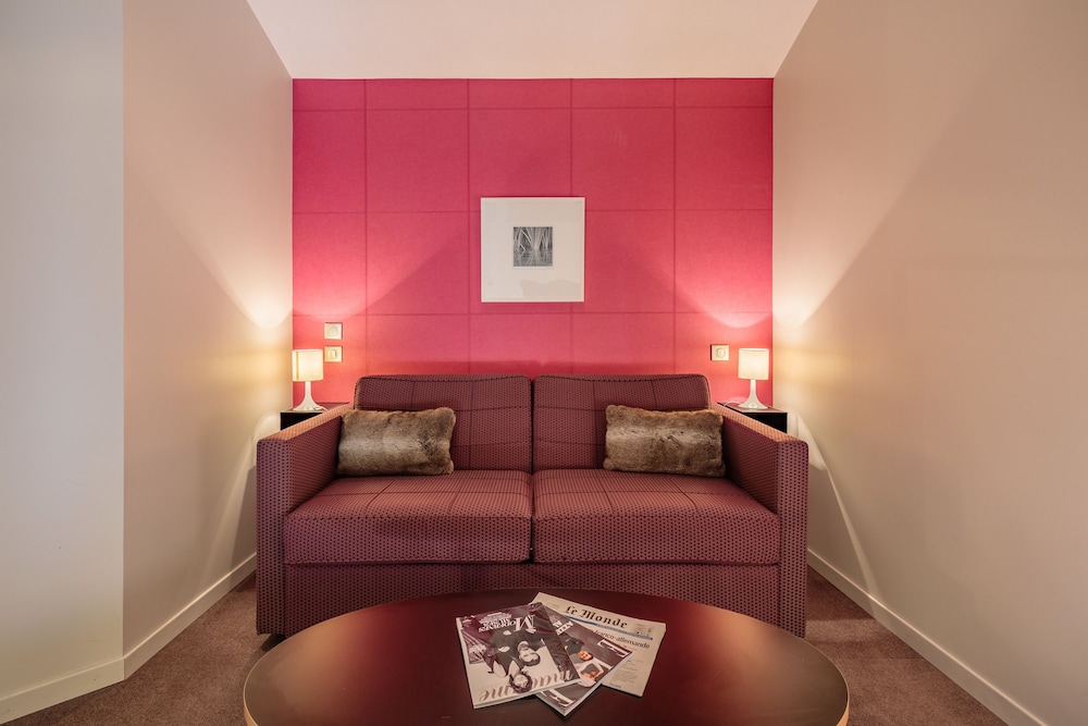 Hotel La Suite 37/75
