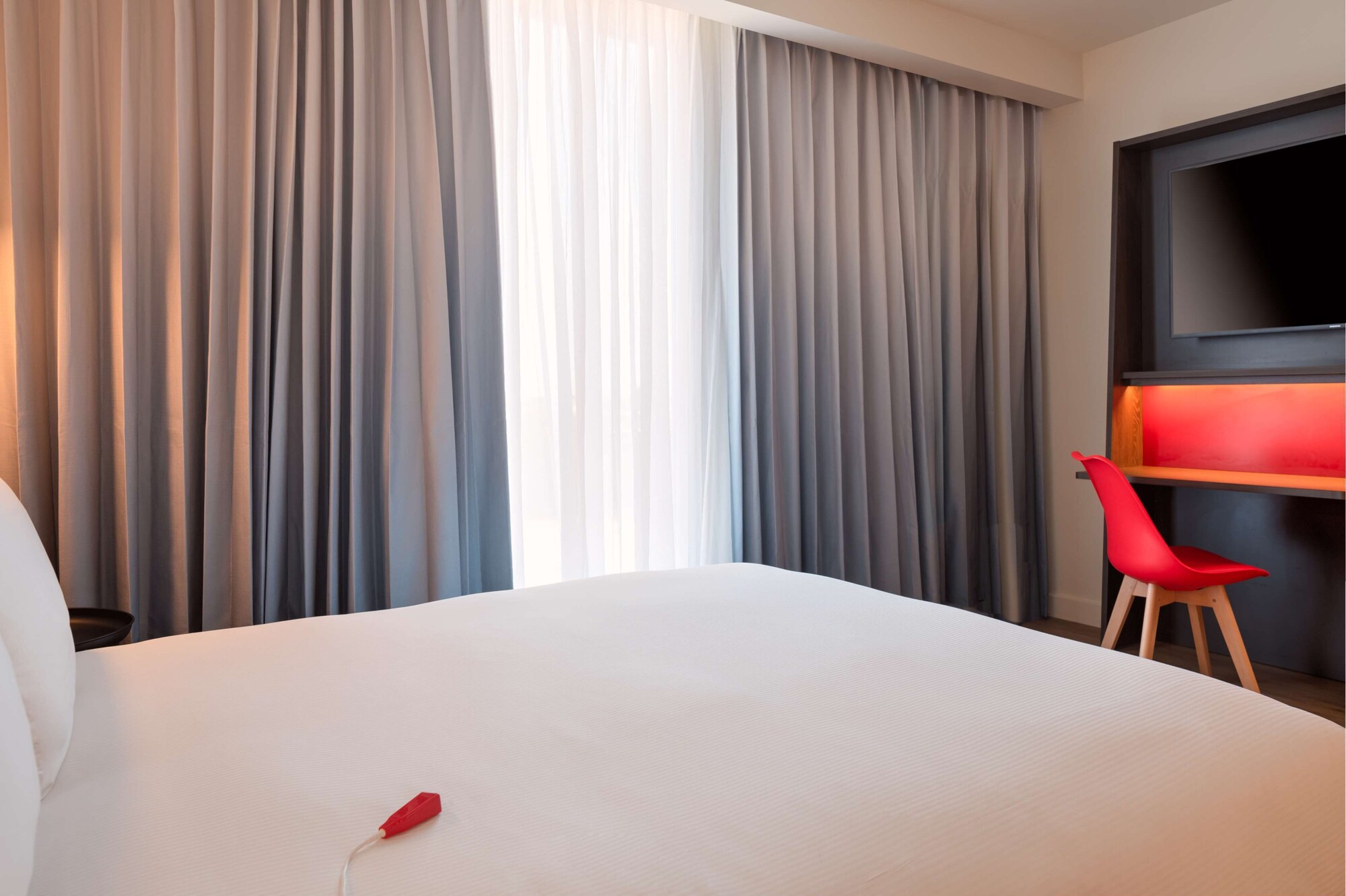Room at HAMPTON BY HILTON ASHFORD INTERNATIONAL, ASHFORD