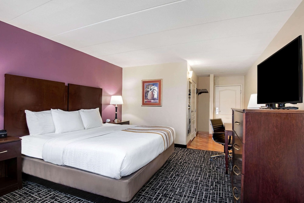 La Quinta Inn & Suites by Wyndham Lexington Park - Patuxent 17/52