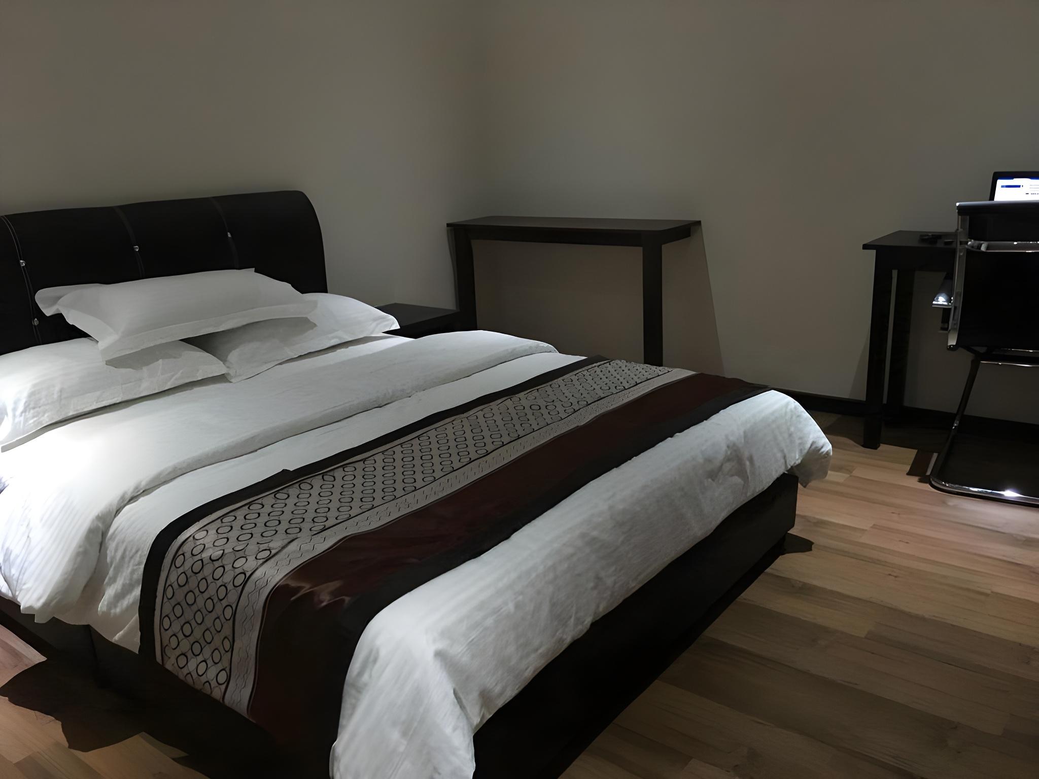 Budget, Double Bed, No Window