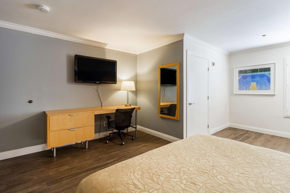 Motel6 Inglewood, CA 40/54