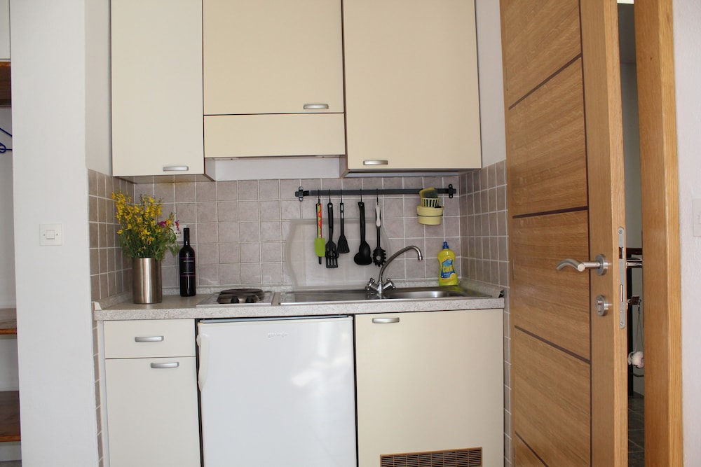 Gorgonia Apartments 6/50