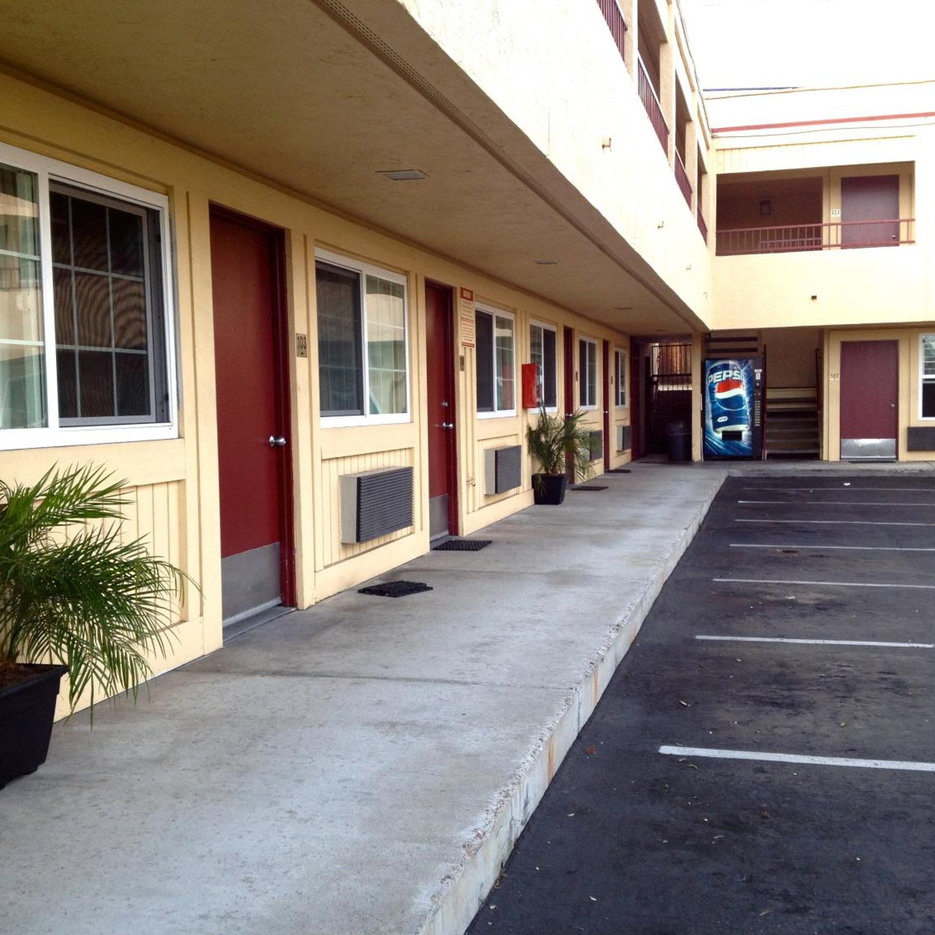 Harvey's Motel SDSU La Mesa San Diego 36/44