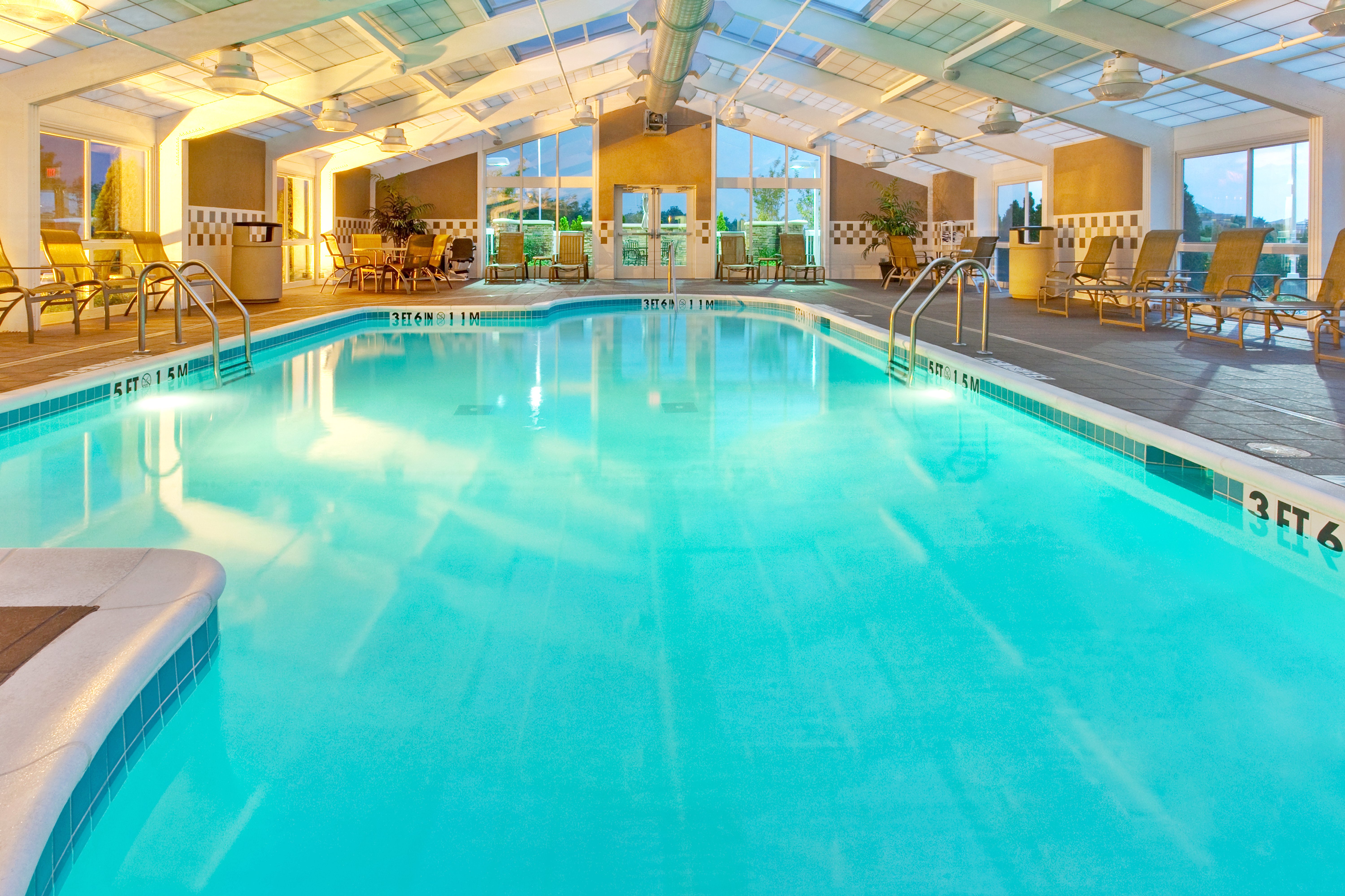 Holiday Inn Suites Memphis Wolfchase Galleria 47/79