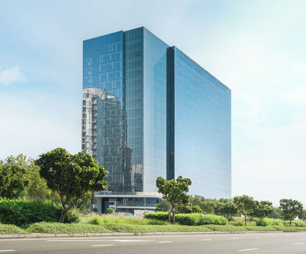 Sky Bay Hotel 1/50