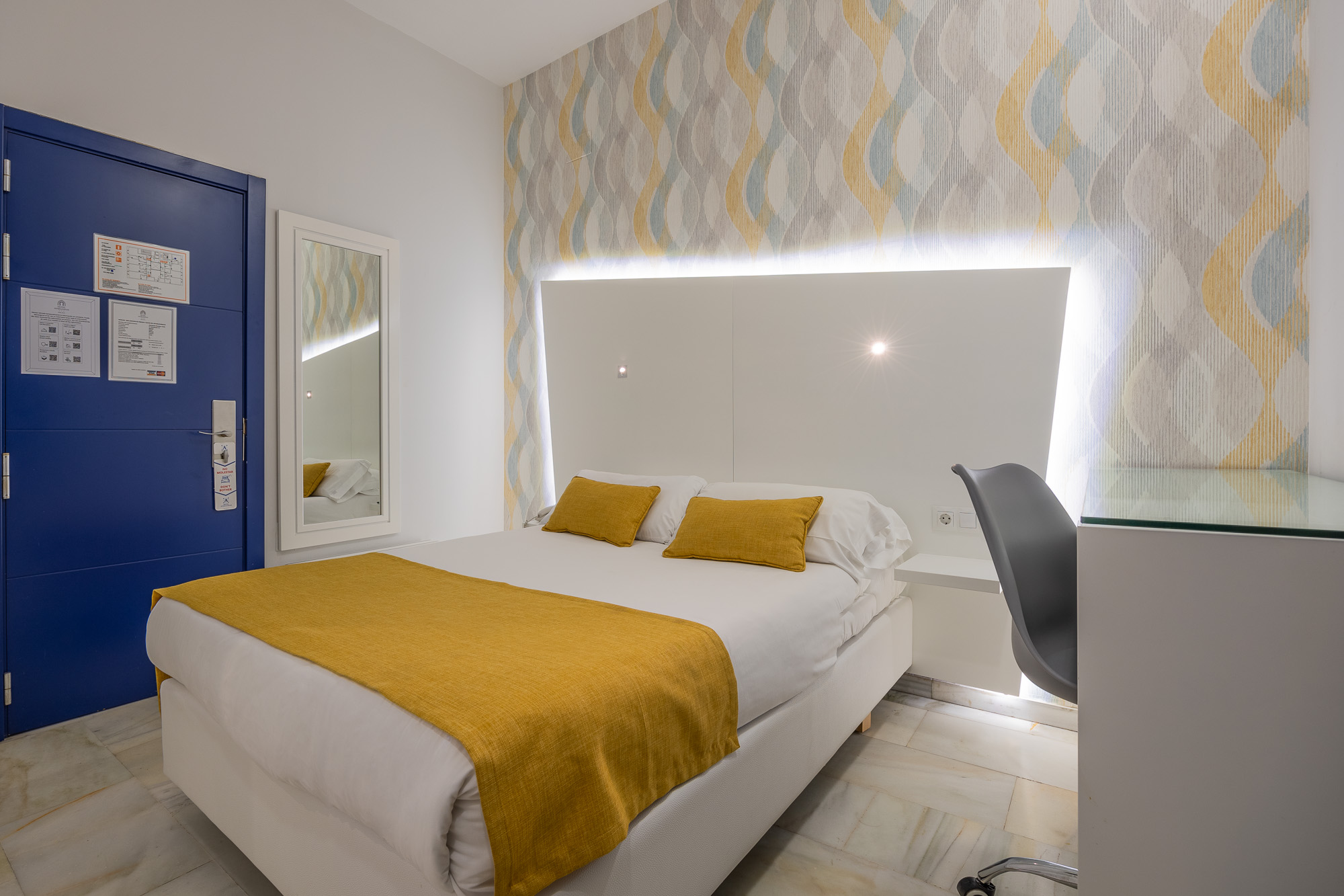 Inner, Double Bed