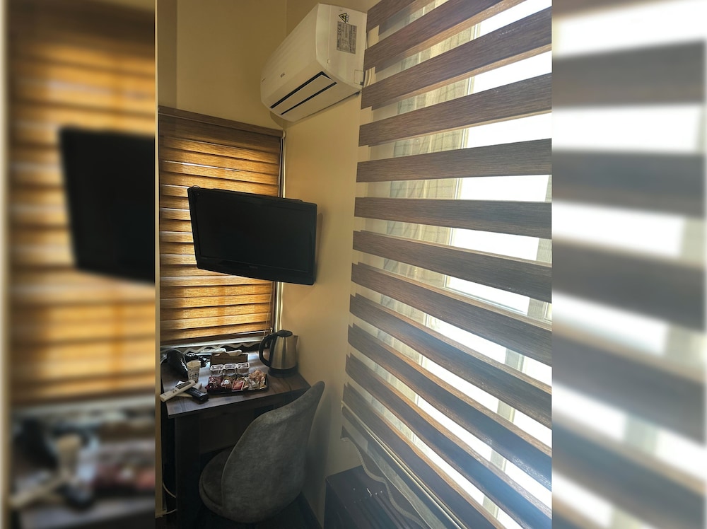 Guner Hotel 25/42