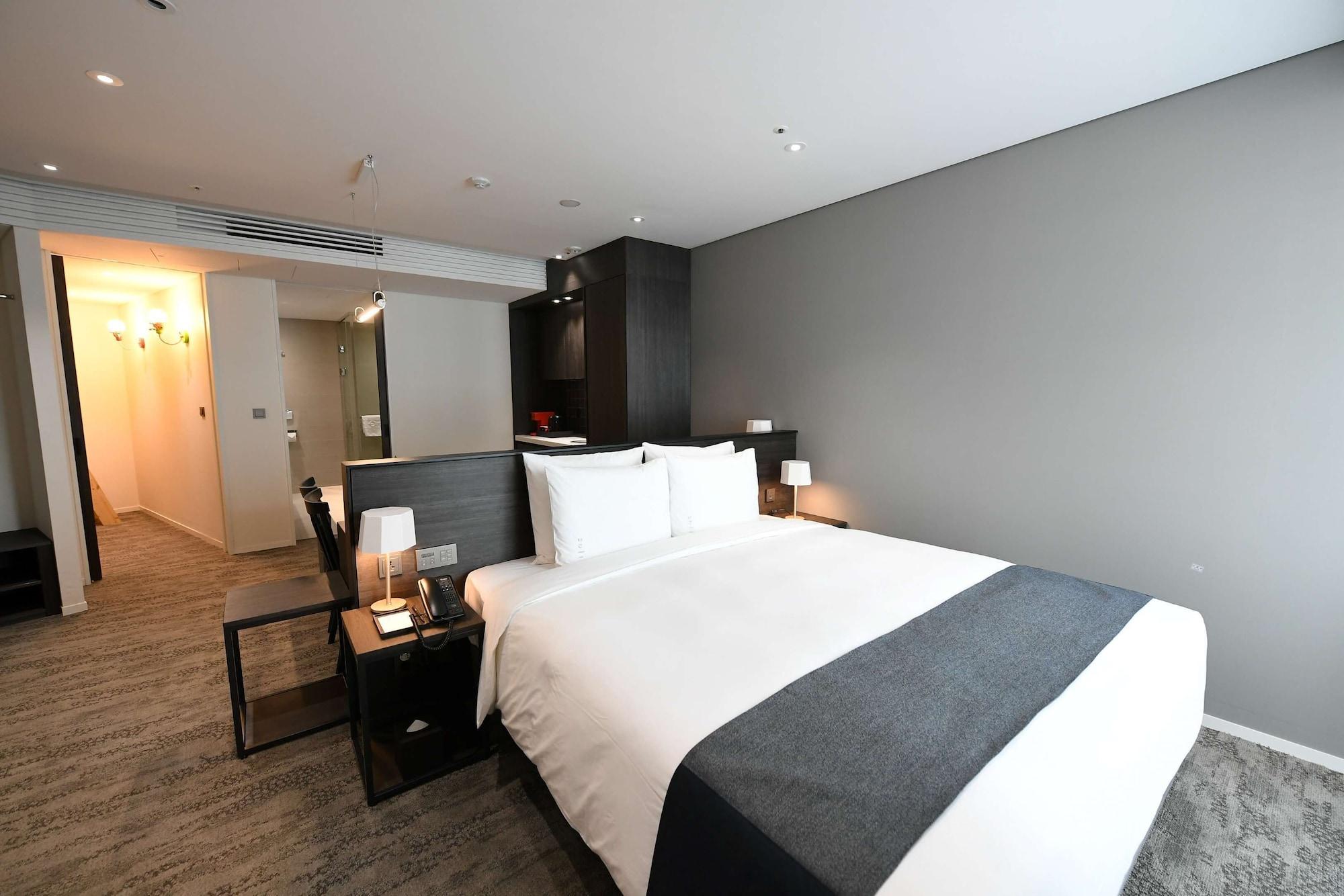 Family, Multiple Beds