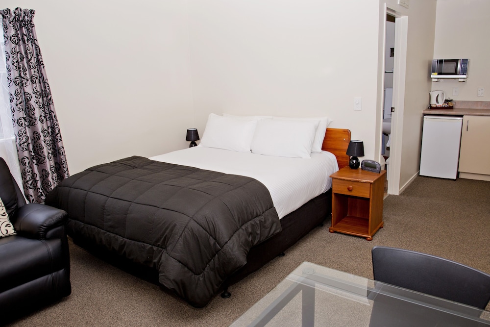 Hamilton Settlers Motor Lodge 15/37
