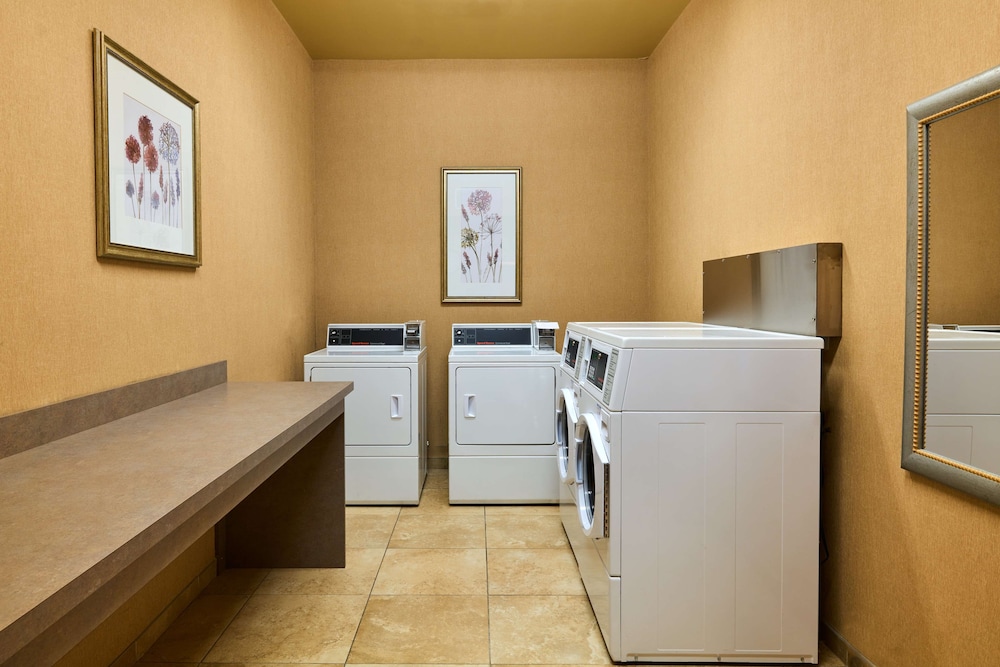 Hampton Inn and Suites Providence/Smithfield 6/40