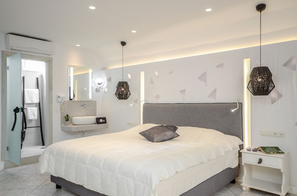1 Bedroom, Apartment, Double and Twin Beds, No Balcony