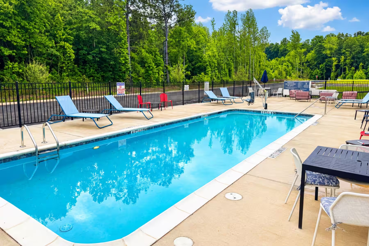 Hawthorn Extended Stay by Wyndham Mebane 14/16