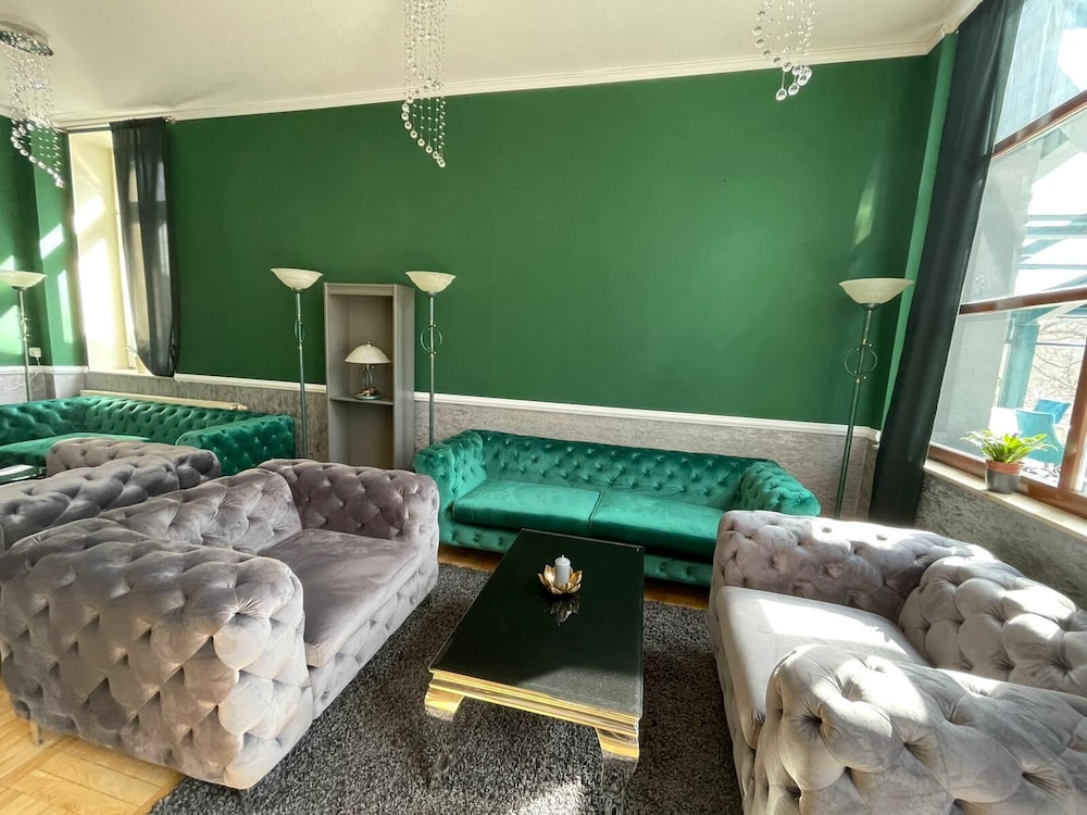 Parkhotel Waldschlösschen 29/65