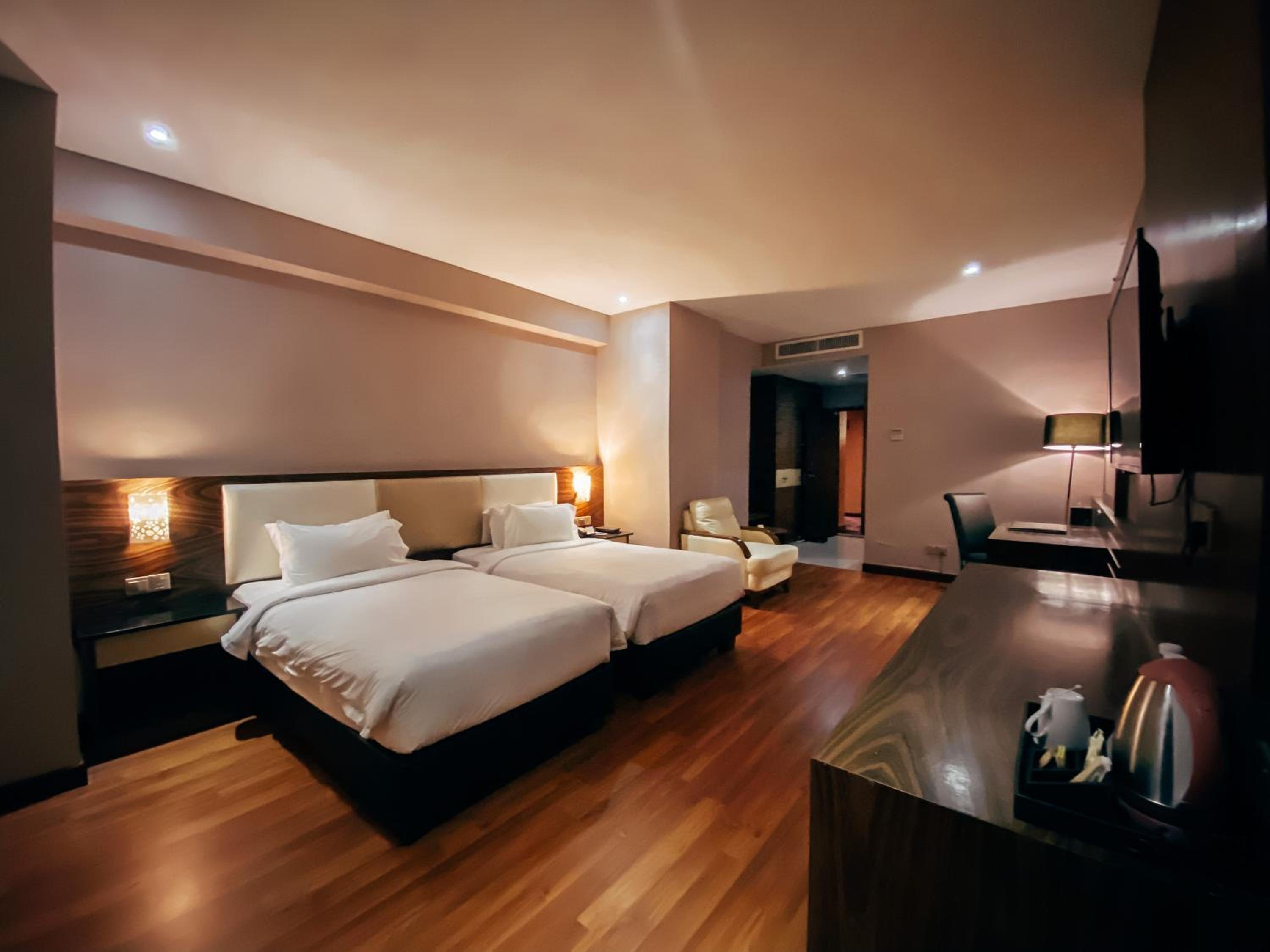 Standard, Twin Beds, No Window، Vouk Hotel Suites 4/5