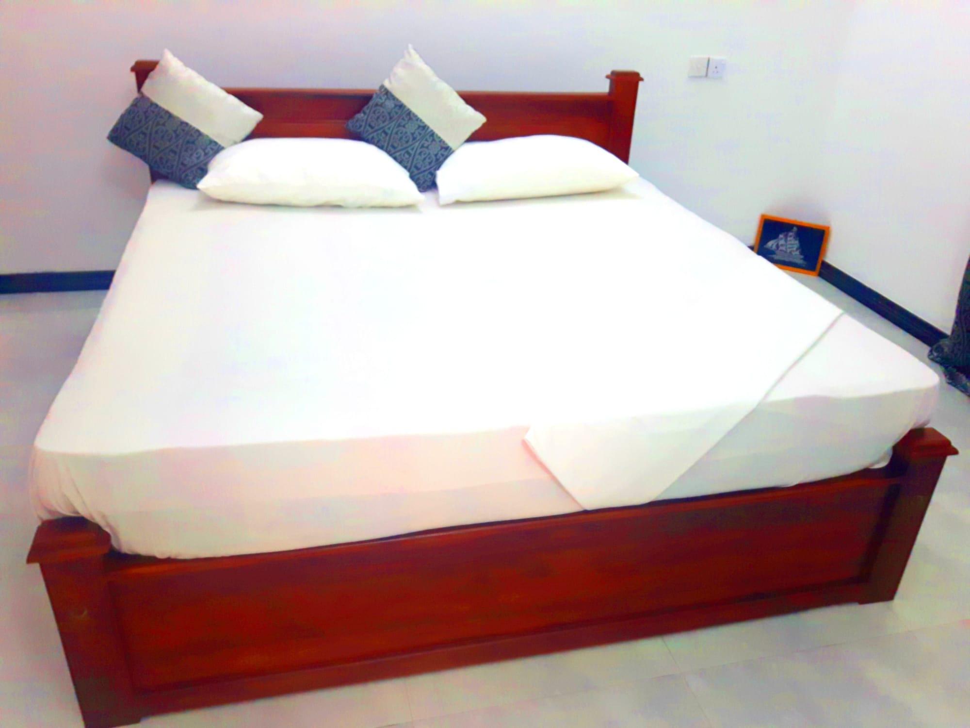 Nadee Villa Guest House 8/19