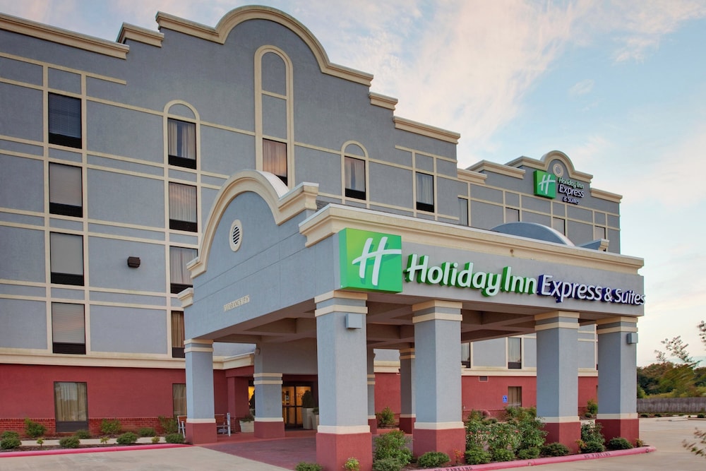 Holiday Inn Express Suites Greenwood 2/66