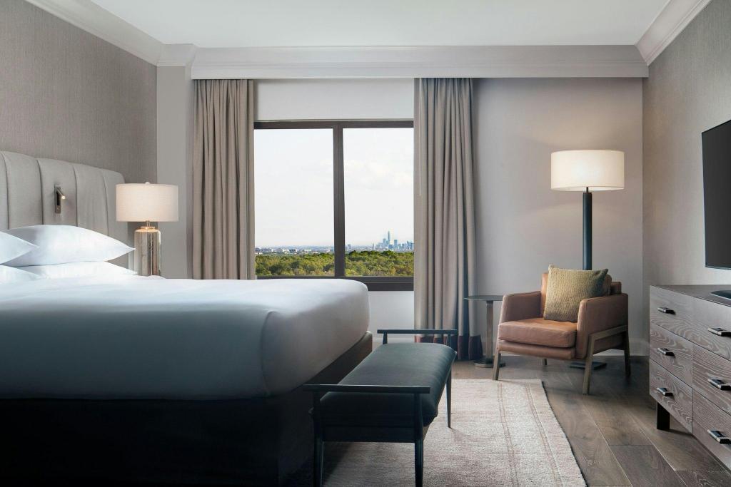 1 Bedroom, Presidential, Suite, King Bed, Sofa, Club Floor, High Floor