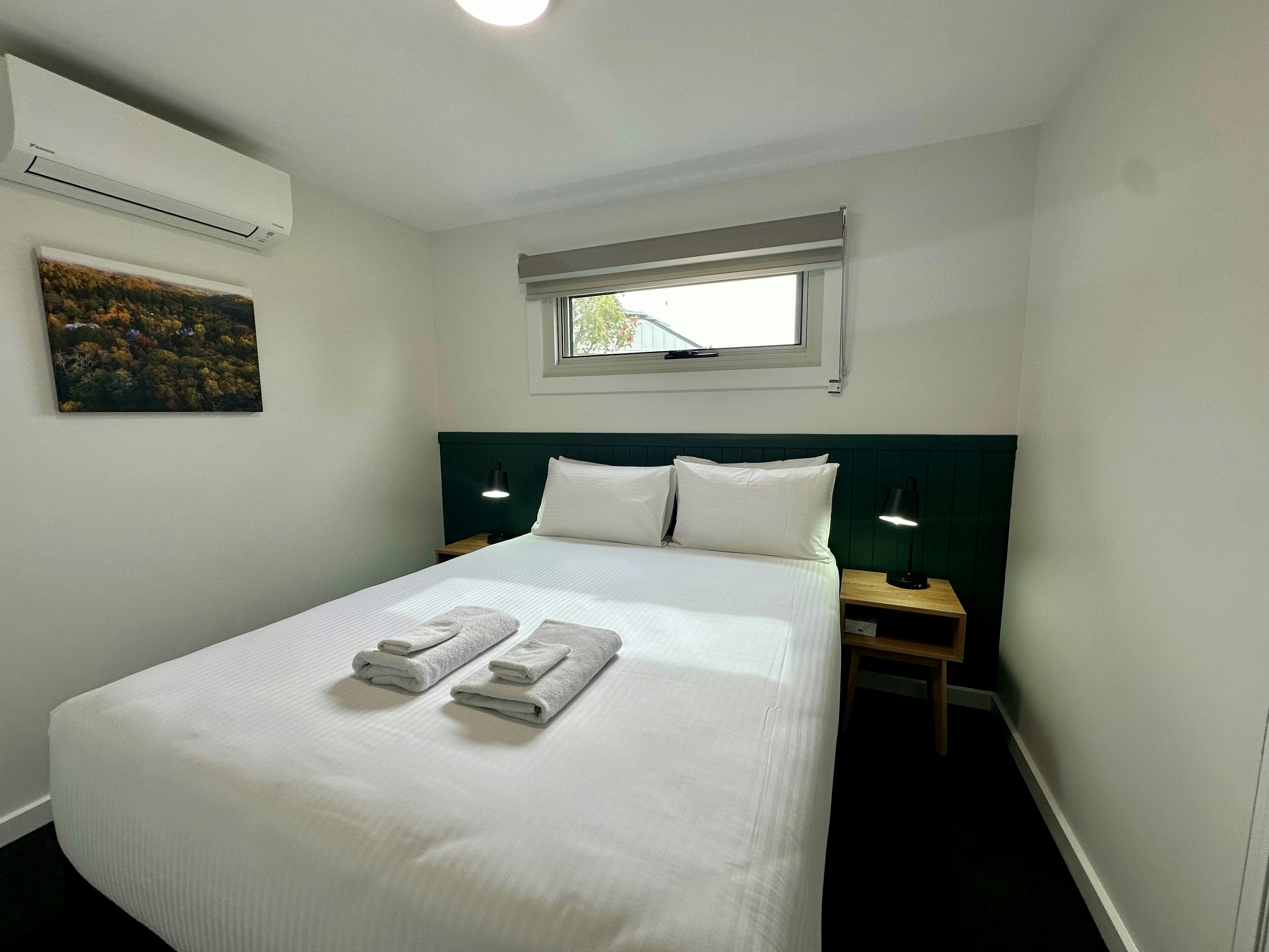 2 BEDROOMS, DELUXE, CABIN