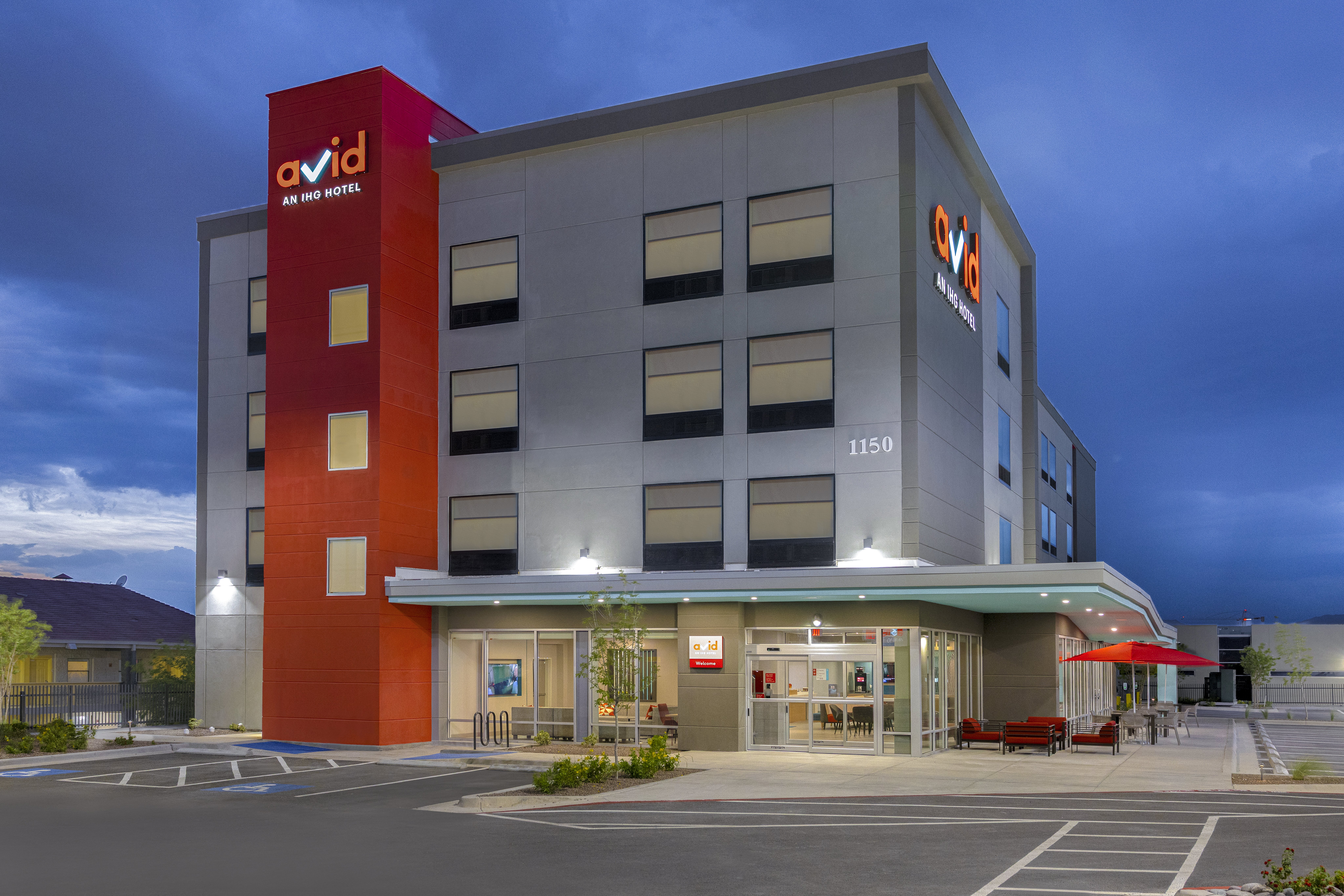 avid hotel El Paso East by IHG 1/33