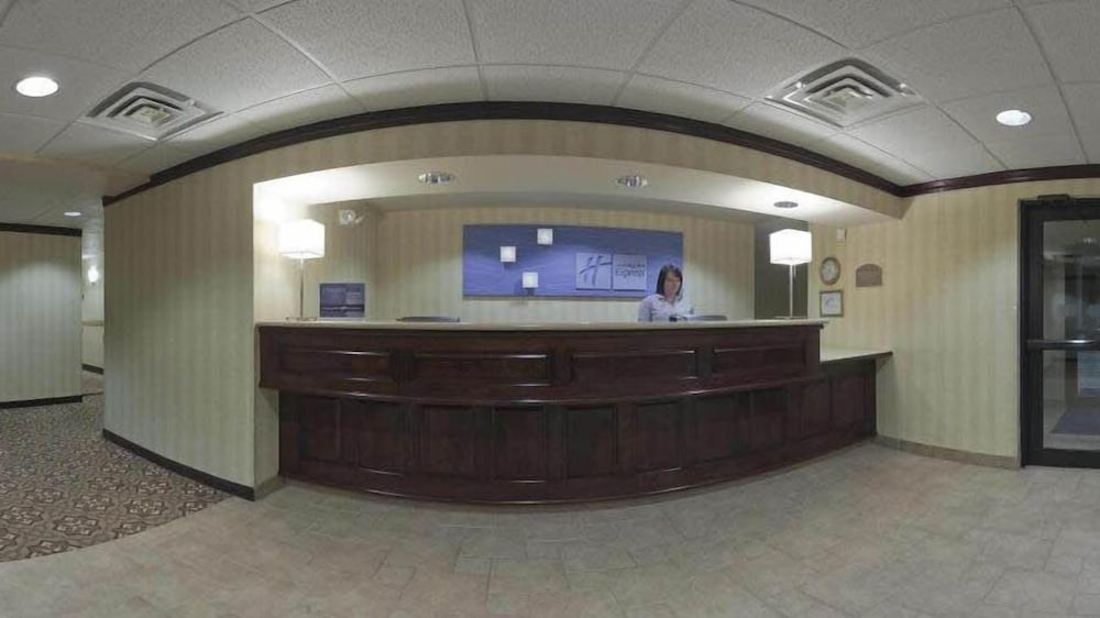 Holiday Inn Express Greensburg 12/50
