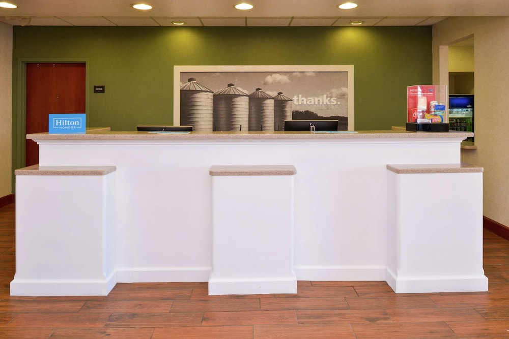 Hampton Inn Suites Wilmington 9/51