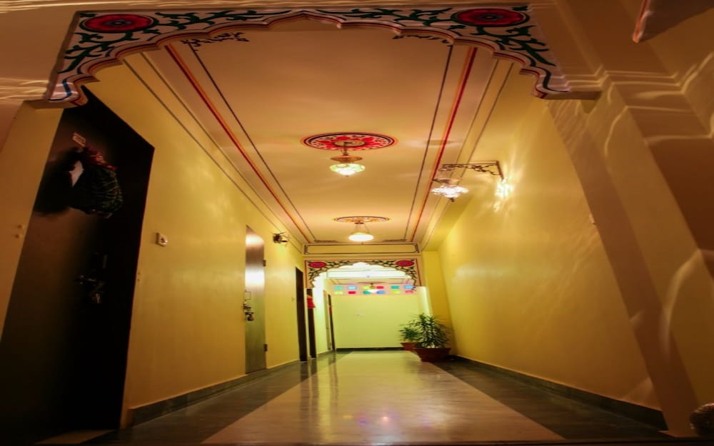 Nahar Singh Haveli 32/47