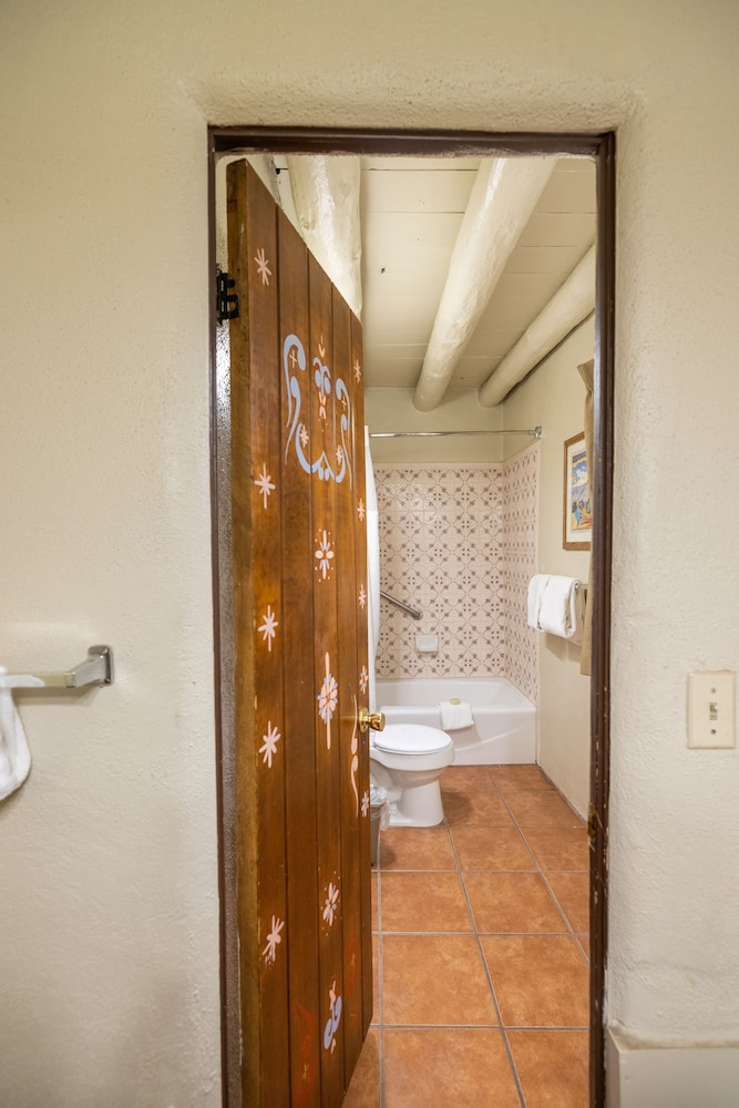 Sagebrush Inn Suites 43/81