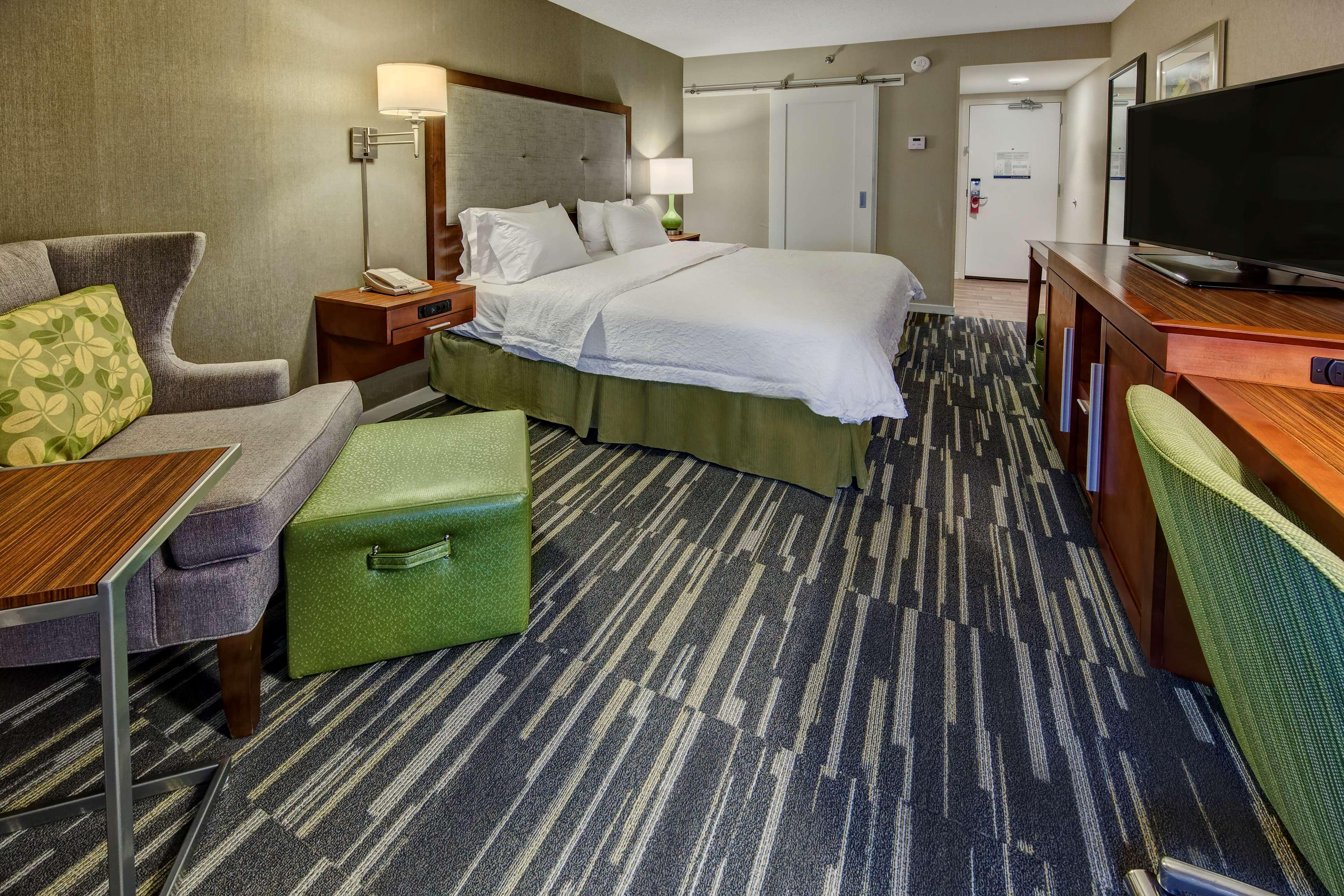 ROOM, KING BED