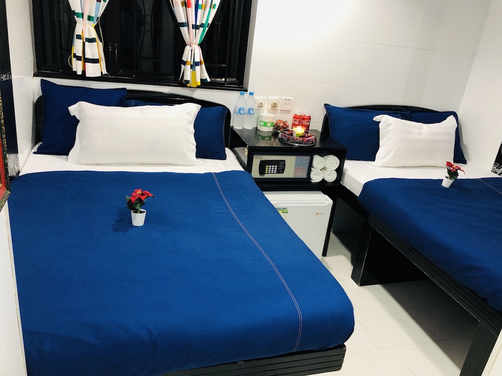 Ashoka Hostel 12/39