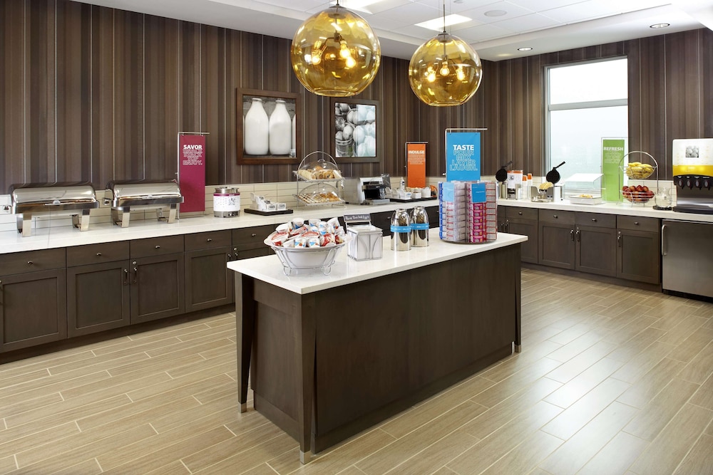 Hampton Inn Suites Pittsburgh Airport South Settlers Ridge 50/60