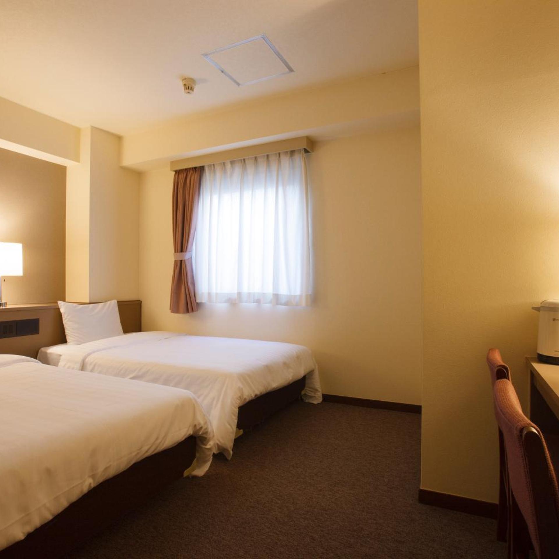 ROOM, TWIN BEDS, SMOKING