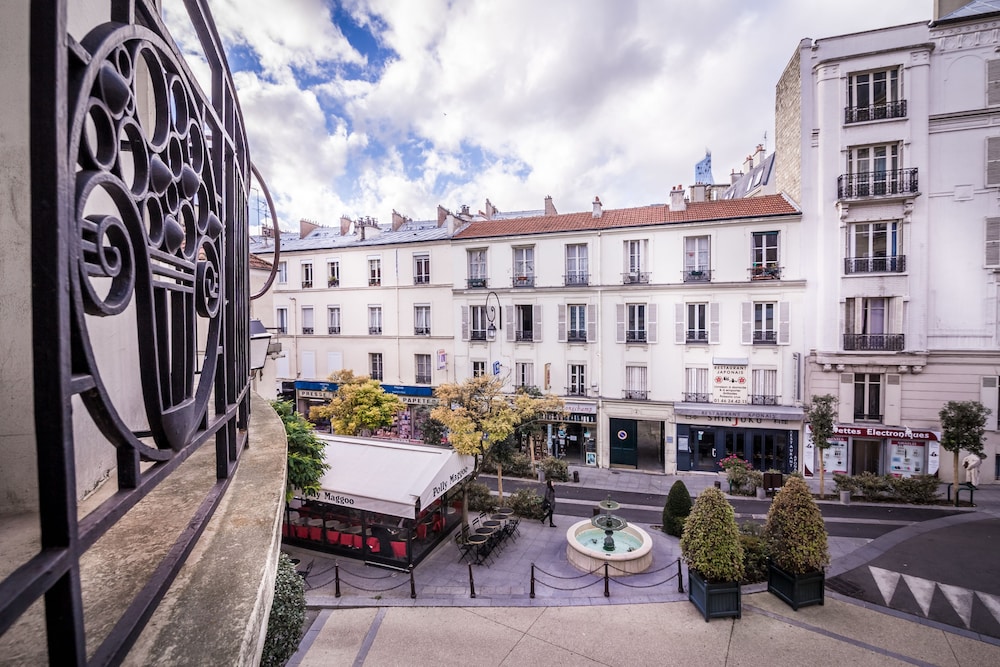 HOTEL CHARLEMAGNE 3/53