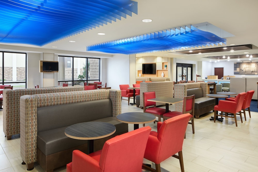 Holiday Inn Express Hotel And Suites Greenwood 59/66
